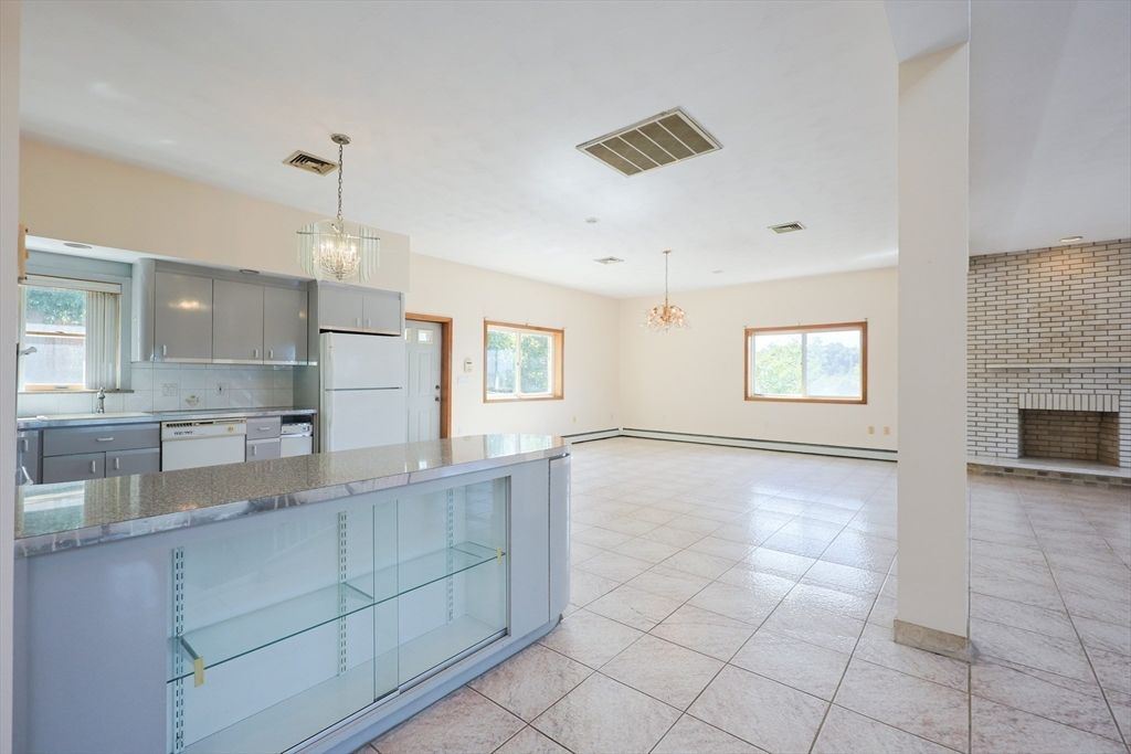 Chandelier, Empty room, Interior, Kitchen, Pendant Lights, Recessed Lighting