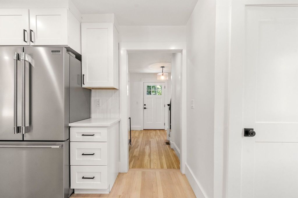Interior, Kitchen, Pendant Lights, Wood Texture Flooring