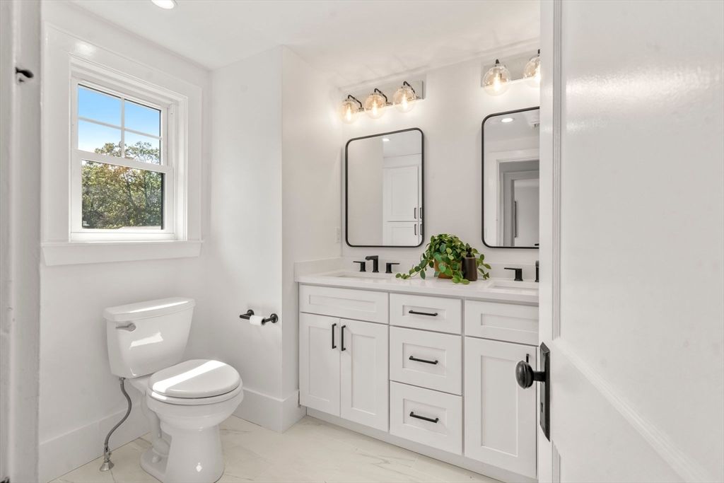 Bathroom, Dual Sink Vanities, Interior, Marble, Recessed Lighting