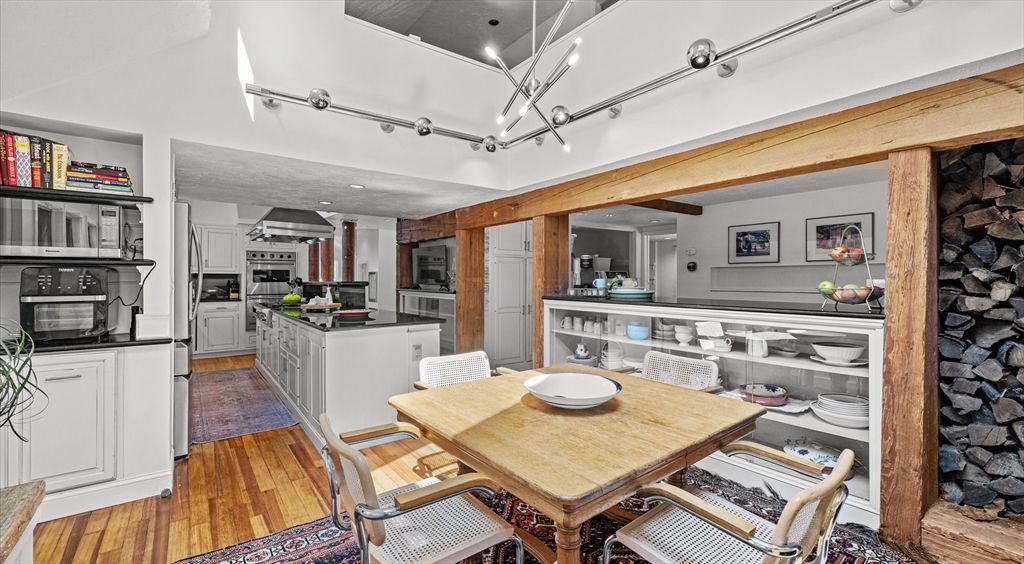 Dining room, Interior, Kitchen, Stainless Steel Appliances, Wood Texture Flooring