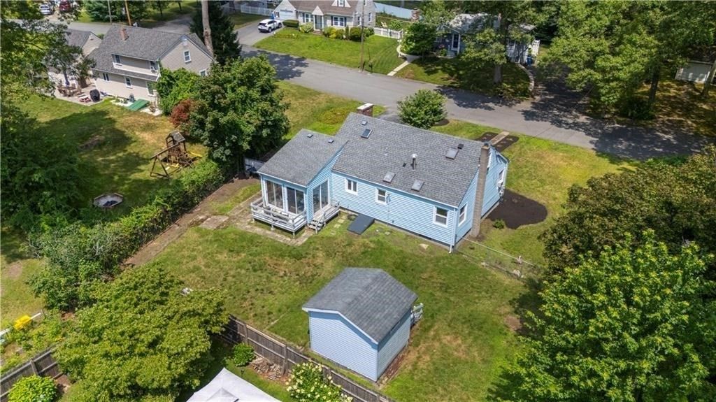 Exterior, Drone