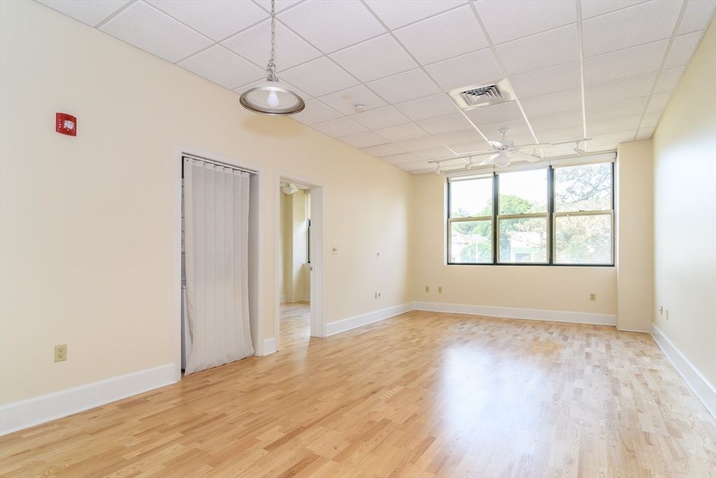 Empty room, Interior, Pendant Lights, Wood Texture Flooring