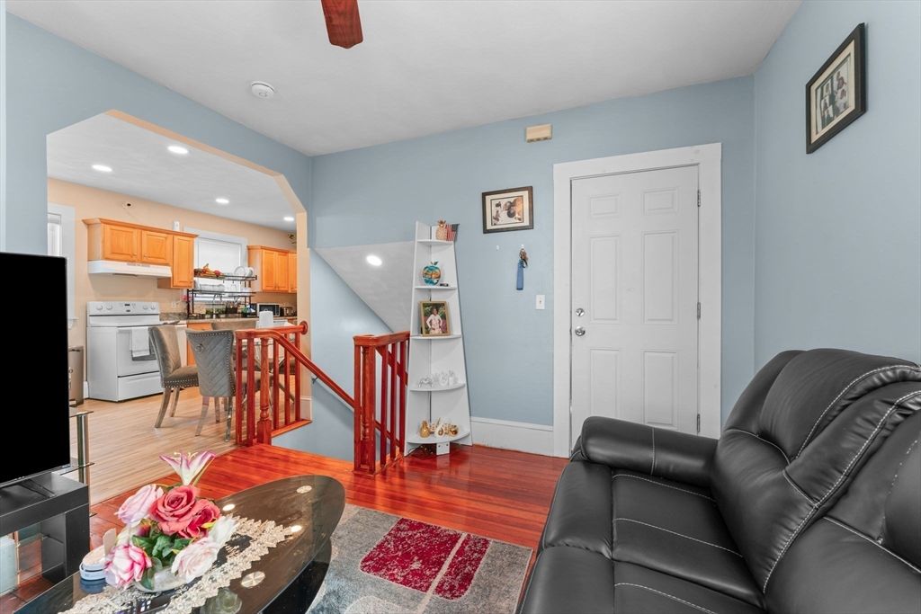 Dining room, Interior, Kitchen, Recessed Lighting, Wood Texture Flooring