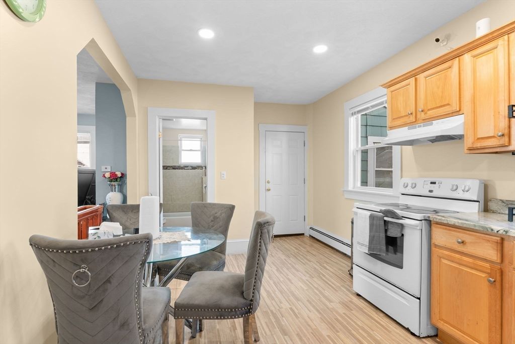 Dining room, Interior, Kitchen, Recessed Lighting, Wood Texture Flooring