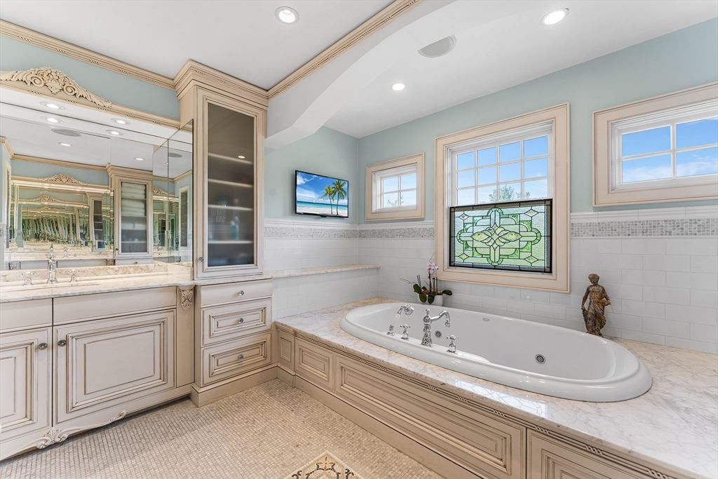 Bathroom, Interior, Recessed Lighting