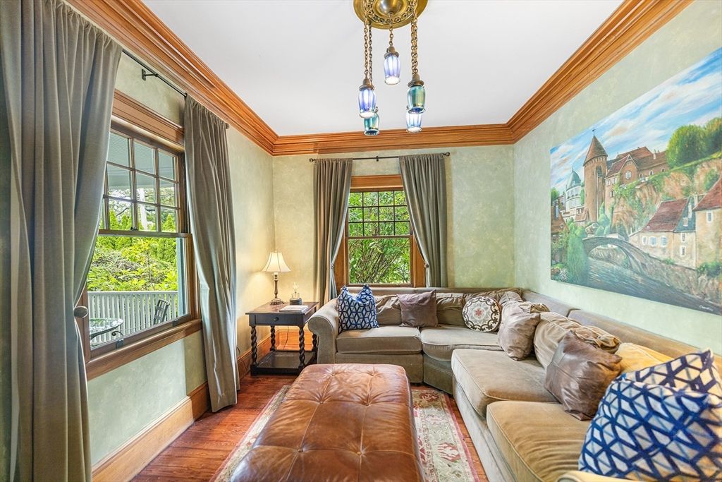Interior, Living room, Pendant Lights, Wood Texture Flooring