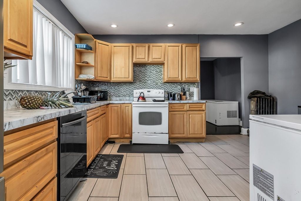 Interior, Kitchen, Recessed Lighting