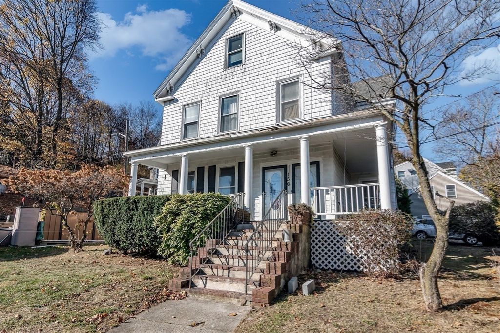 Exterior, Facade, Queen Anne Victorian