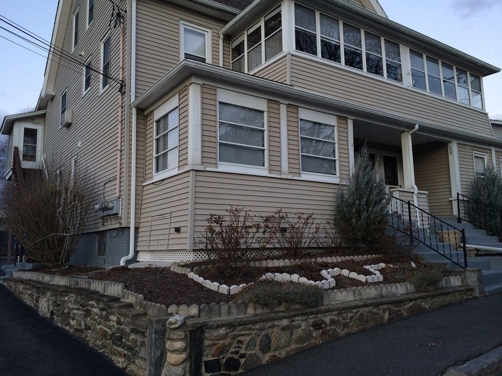 Exterior, Facade, Rowhouse