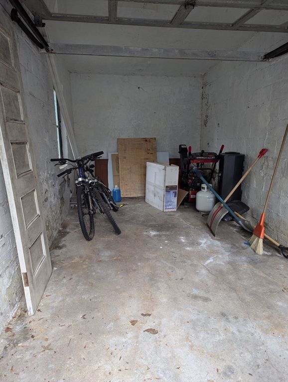 Garage, Interior