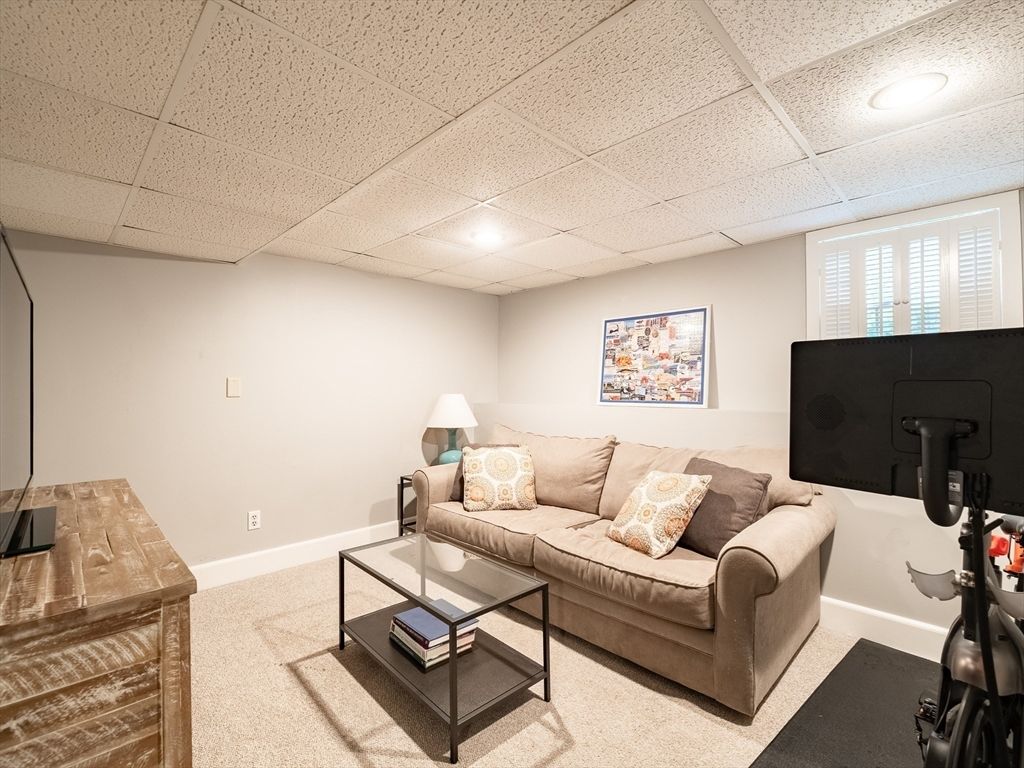 Fitness Equipment, Interior, Living room, Recessed Lighting