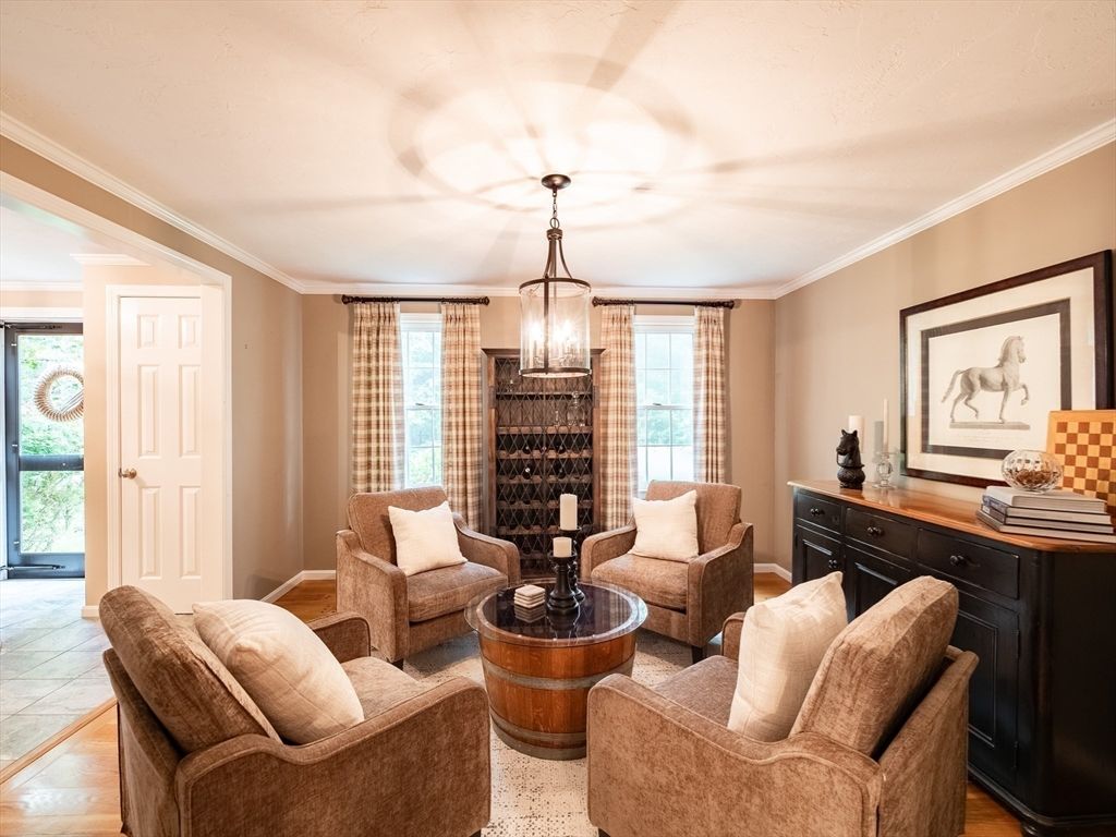 Interior, Living room, Pendant Lights, Wine Storage