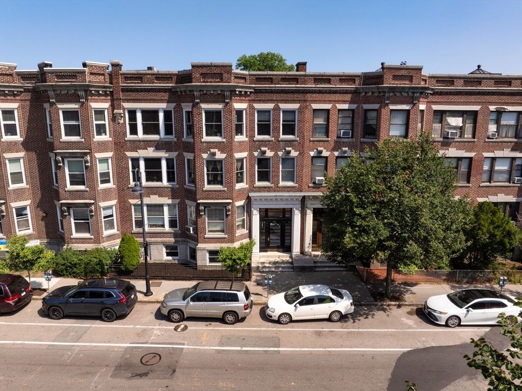 Exterior, Facade, Brick Facade, Rowhouse