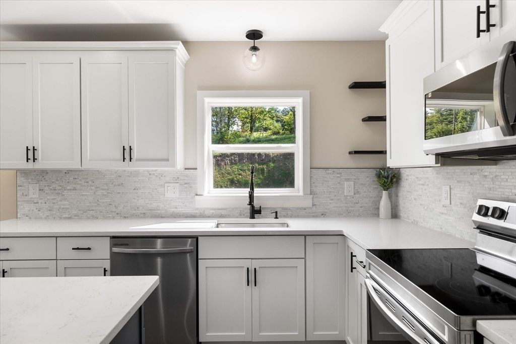 Interior, Kitchen, Stainless Steel Appliances