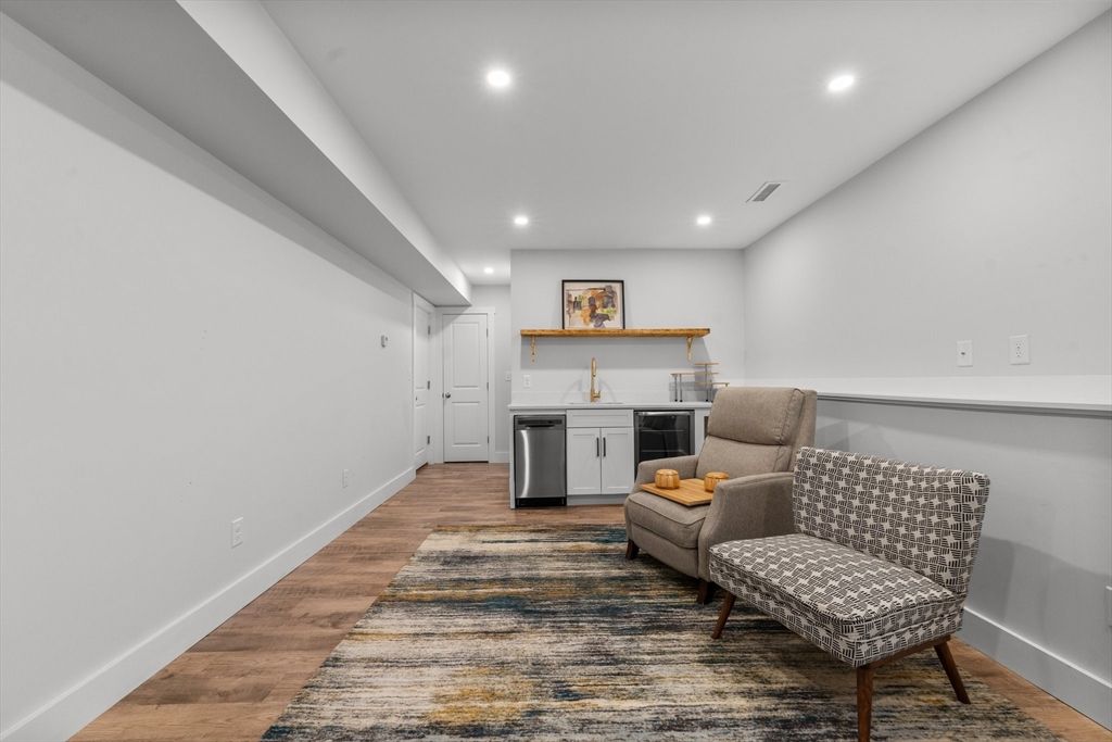 Interior, Recessed Lighting, Wood Texture Flooring