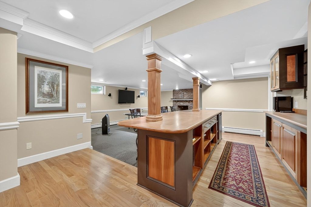 Interior, Recessed Lighting, Wood Texture Flooring