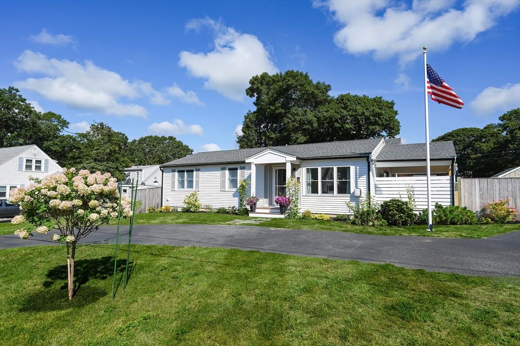 Backyard, Exterior, Facade, Cape Cod