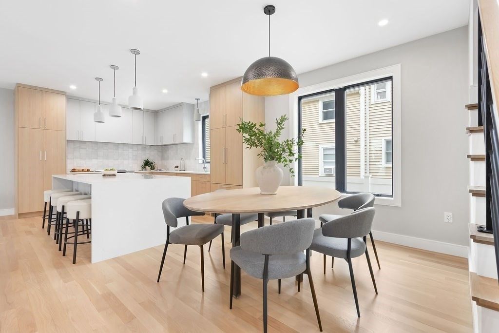 Dining room, Interior, Kitchen, Pendant Lights, Recessed Lighting, Wood Texture Flooring