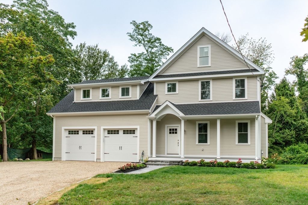 Attached, Exterior, Facade, Farmhouse