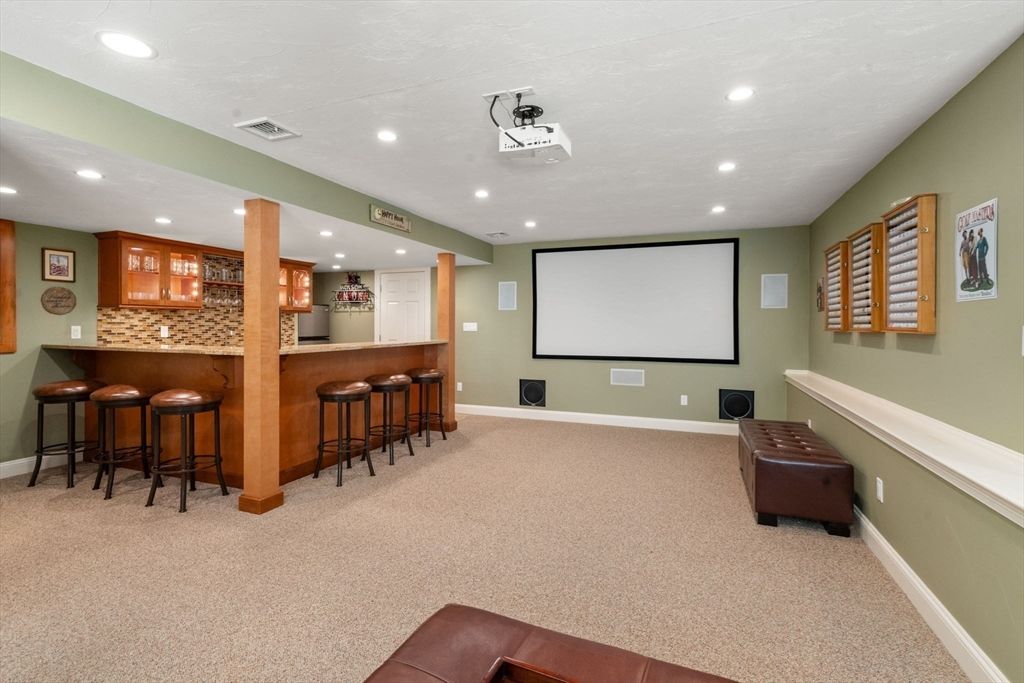 Interior, Projection Screen, Recessed Lighting, Theatre Room