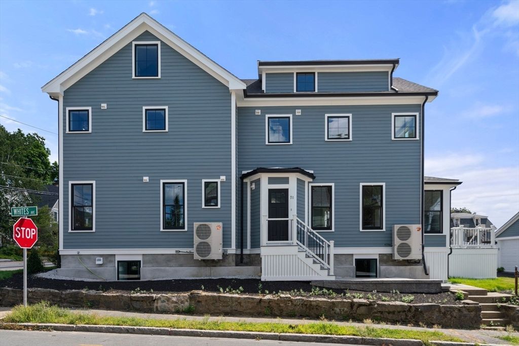 Exterior, Facade, Queen Anne Victorian