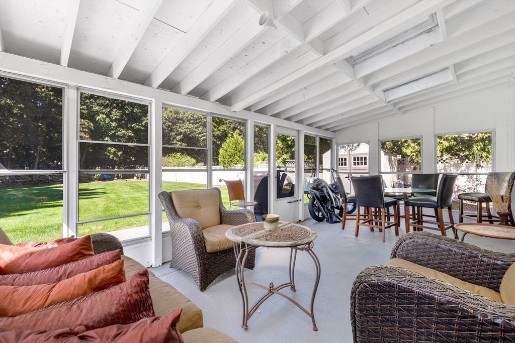 Dining room, Interior, Living room, Sun Room