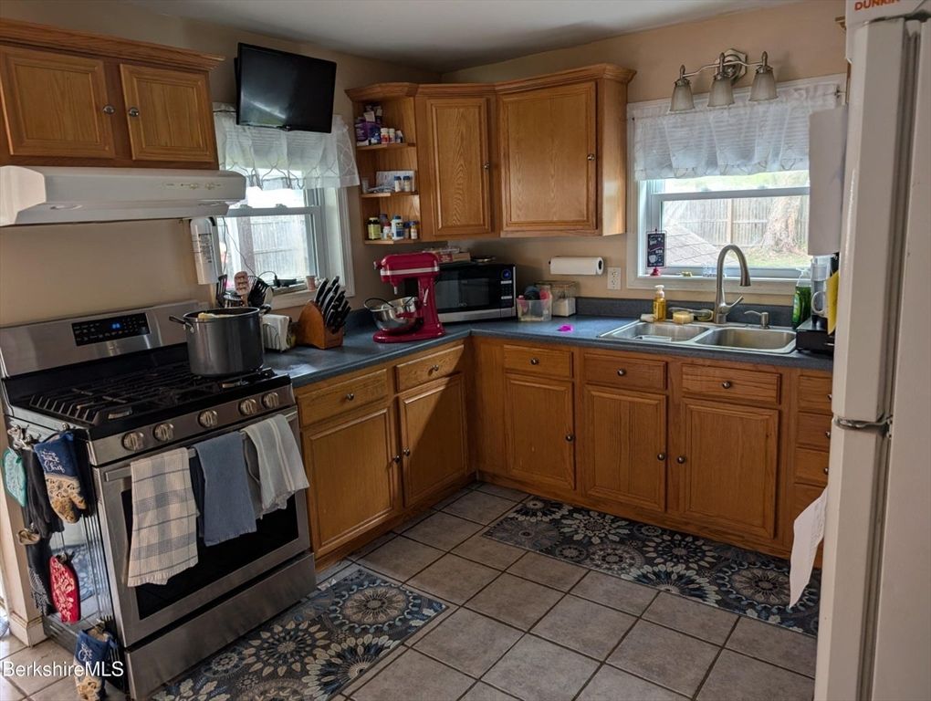 Interior, Kitchen, Stainless Steel Appliances