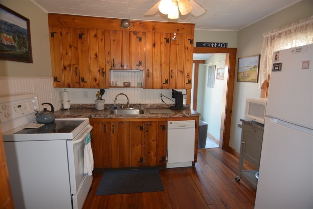Interior, Kitchen, Wood Texture Flooring