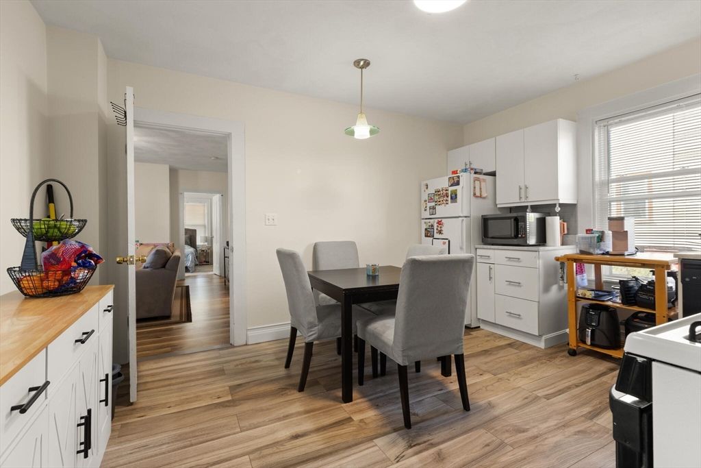 Dining room, Interior, Kitchen, Pendant Lights, Wood Texture Flooring