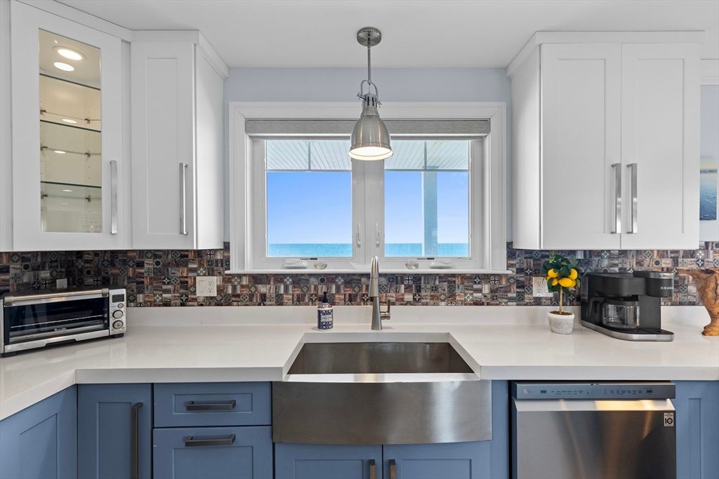Interior, Kitchen, Pendant Lights, Recessed Lighting, Stainless Steel Appliances, Water
