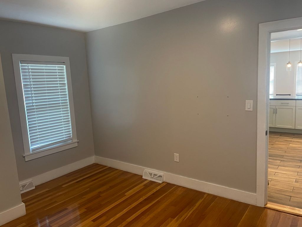 Empty room, Interior, Pendant Lights, Wood Texture Flooring