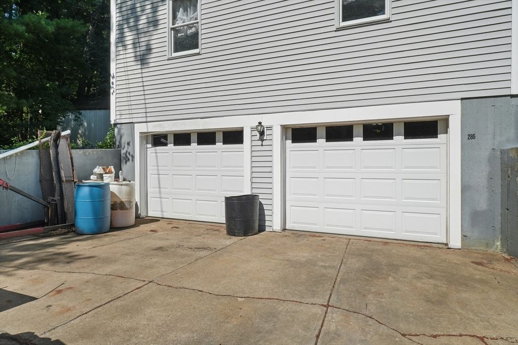 Detached Garage, Exterior