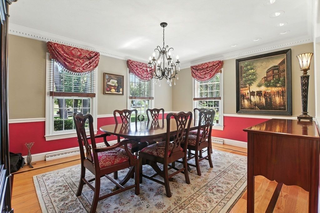 Chandelier, Dining room, Interior, Recessed Lighting, Wood Texture Flooring