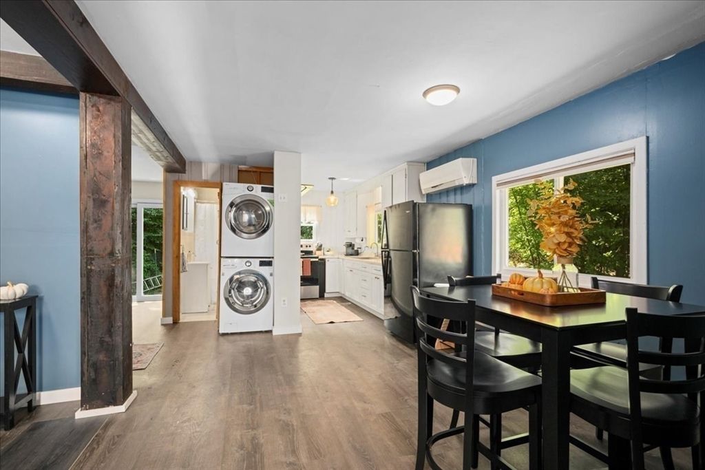 Dining room, Interior, Kitchen, Pendant Lights, Utility Closets, Washer, Wood Texture Flooring