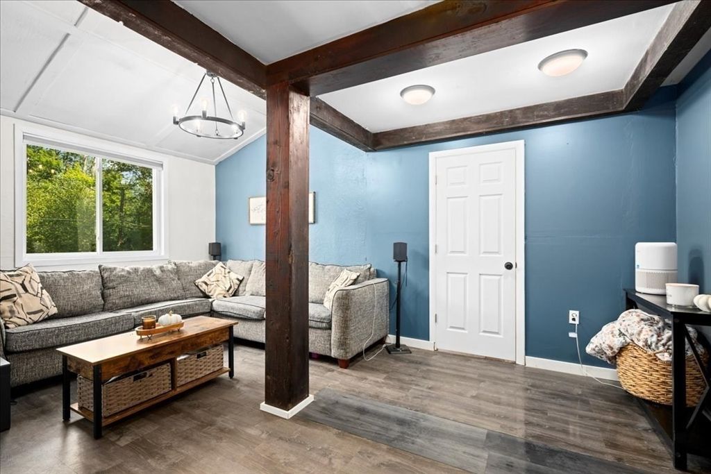 Interior, Living room, Pendant Lights, Wood Texture Flooring