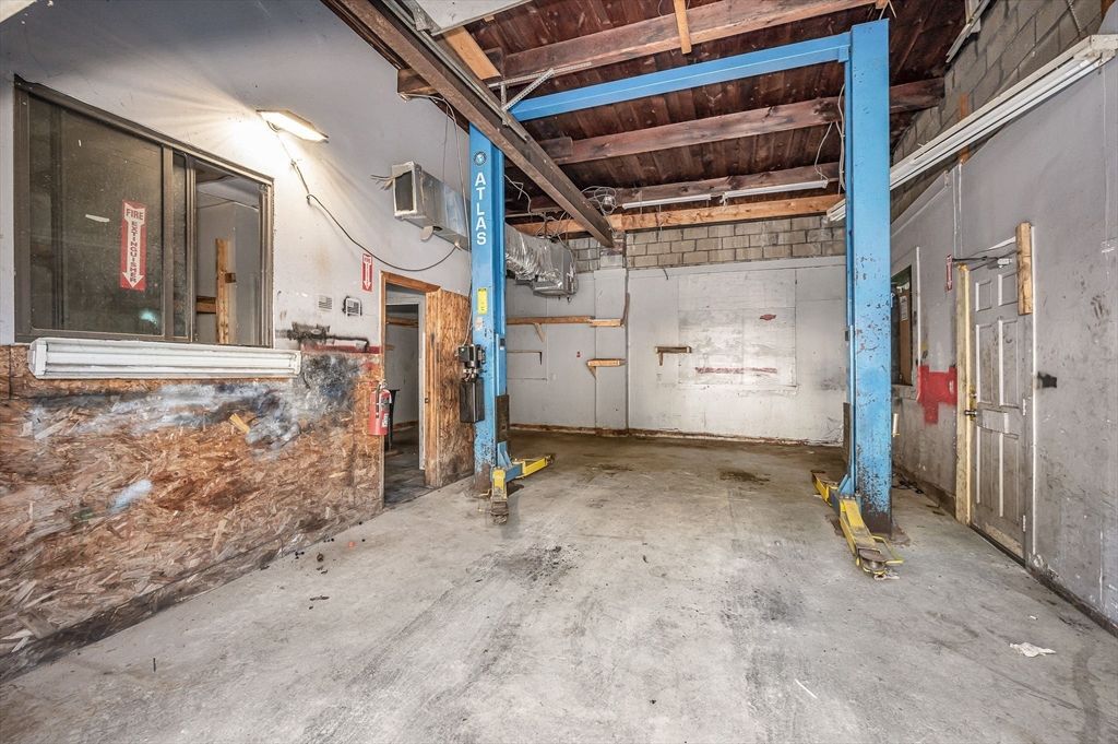 Interior, Wooden Beams
