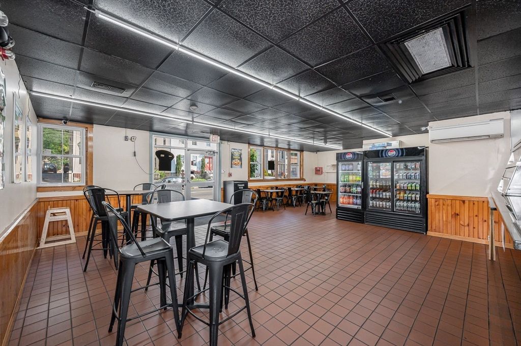 Dining room, Interior