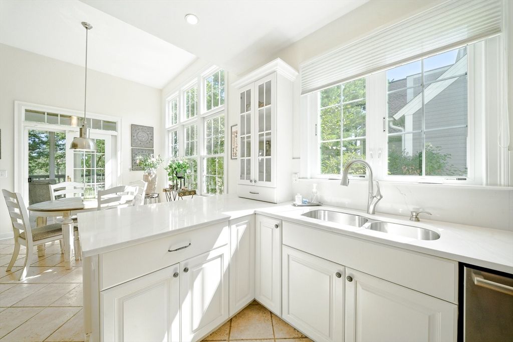 Dining room, Interior, Kitchen, Pendant Lights, Recessed Lighting