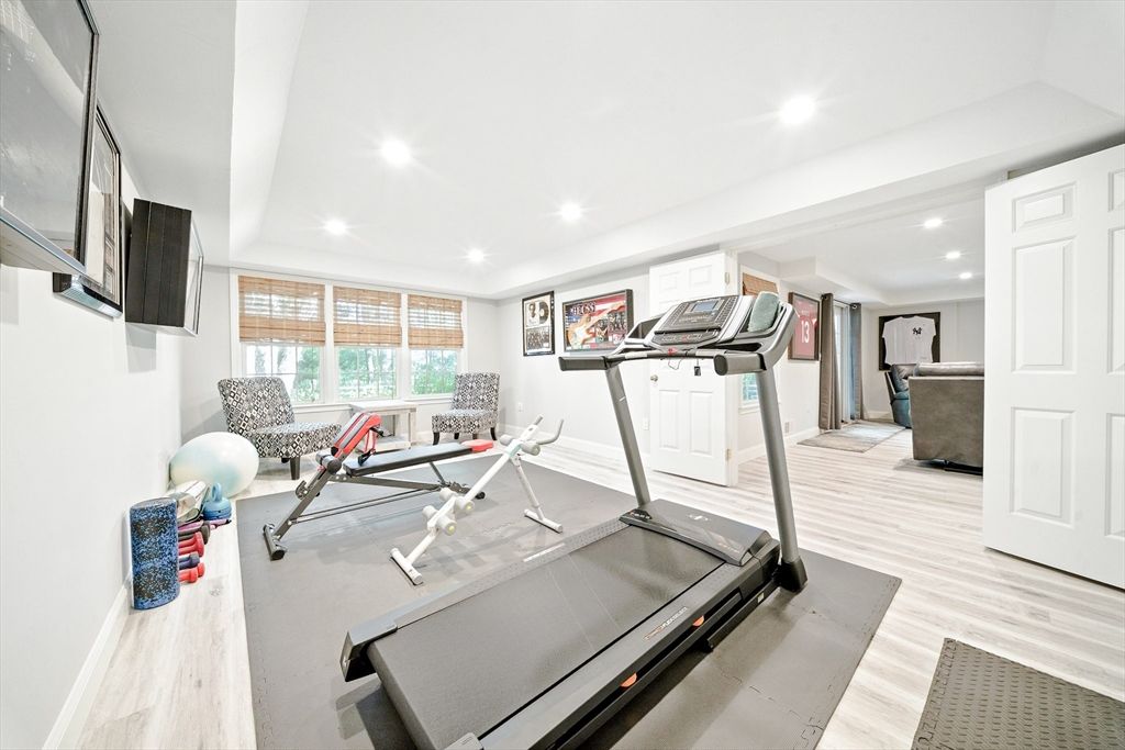 Fitness Equipment, Interior, Recessed Lighting, Wood Texture Flooring