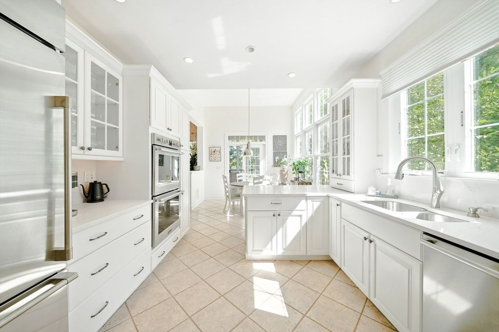 Dining room, Interior, Kitchen, Recessed Lighting, Stainless Steel Appliances