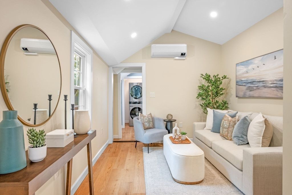 Interior, Living room, Recessed Lighting, Washer, Wood Texture Flooring