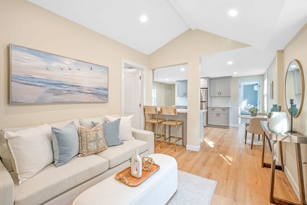 Interior, Kitchen, Living room, Recessed Lighting, Wood Texture Flooring