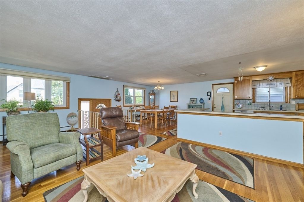 Chandelier, Dining room, Interior, Kitchen, Wood Texture Flooring