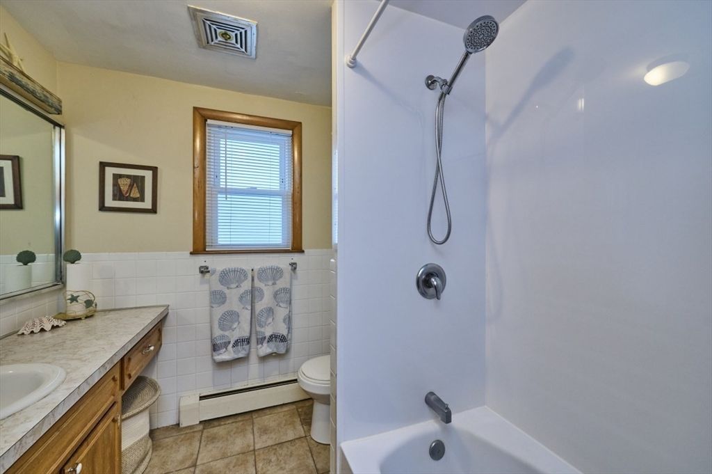 Bathroom, Interior, Tile Countertops