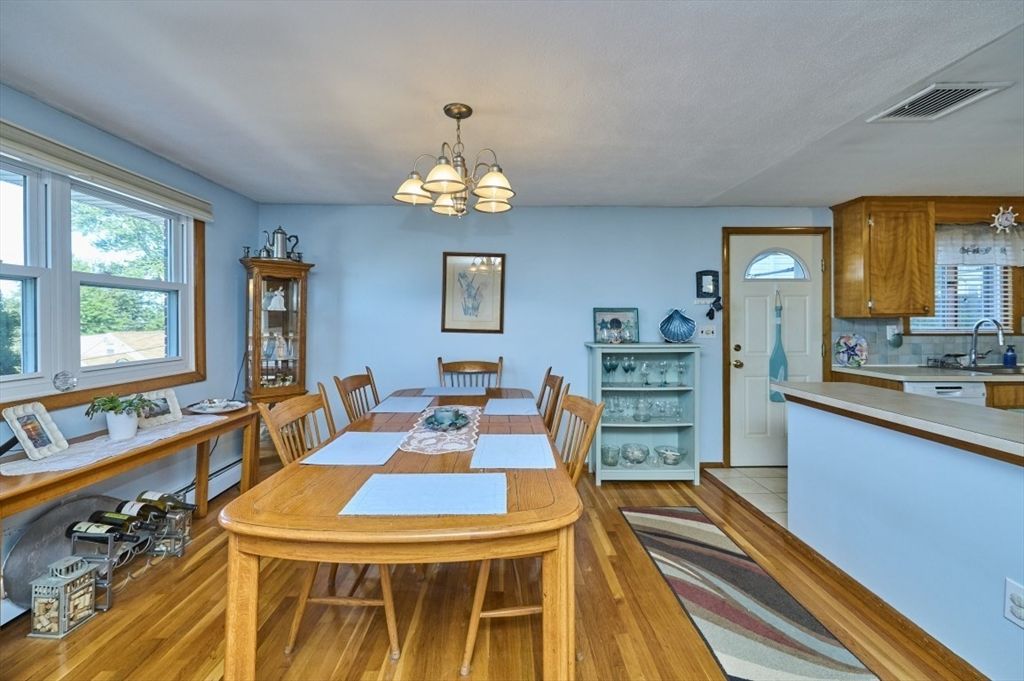 Chandelier, Dining room, Interior, Kitchen, Wood Texture Flooring