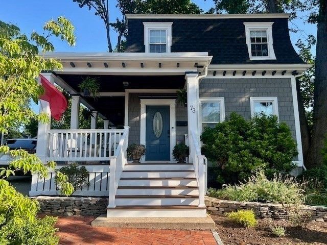 Exterior, Facade, American Foursquare