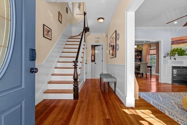 Dining room, Fireplace, Interior, Recessed Lighting, Wood Texture Flooring