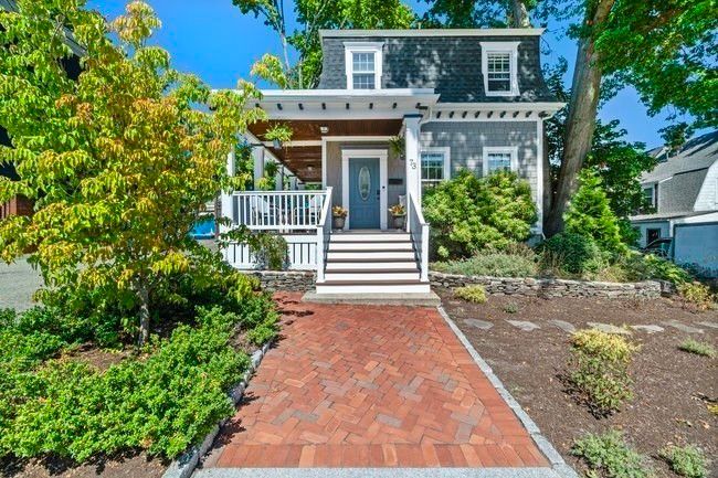 Exterior, Facade, American Foursquare