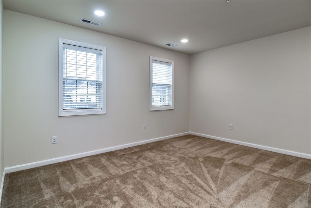Empty room, Interior, Recessed Lighting