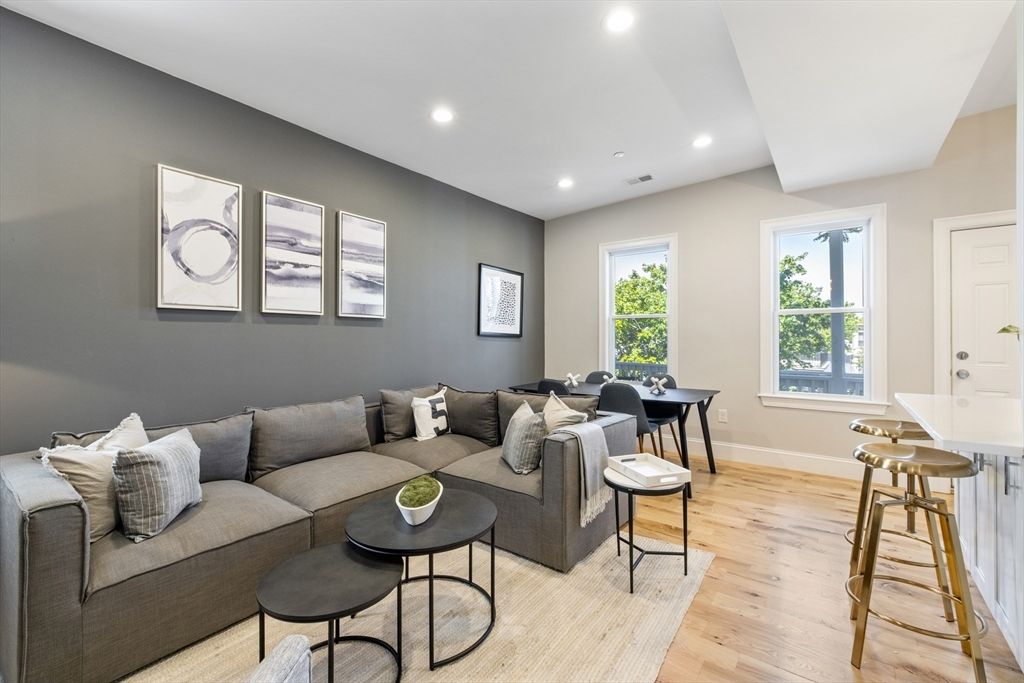 Dining room, Interior, Living room, Recessed Lighting, Wood Texture Flooring